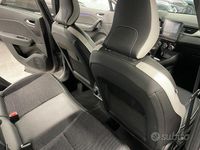 Usata Renault Captur Techno 91 CV (66 kW) 2024 Grigio SUV