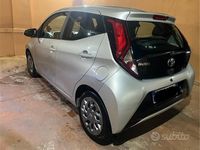 Usata Toyota Aygo 72 CV (52 kW) 2019 Grigio Utilitaria