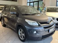 Usata Toyota Urban Cruiser Luxury 90 CV (66 kW) 2010 Grigio Utilitaria