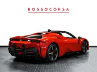 Usata Ferrari SF90 999 CV (734 kW) 2022 Rosso corsa Coupé