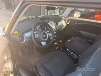 Usata Mini Cooper D 109 CV (80 kW) 2009 Giallo Utilitaria