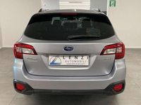 Usata Subaru Outback Premium 175 CV (128 kW) 2018 Argento Station wagon