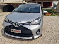Usata Toyota Yaris Lounge 69 CV (50 kW) 2016 Argento Berlina