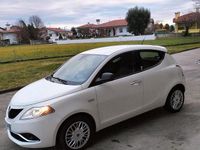 Usata Lancia Ypsilon 60 CV (44 kW) 2015 Bianco Utilitaria
