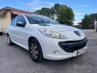 Usata Peugeot 206 60 CV (44 kW) 2011 Bianco Berlina