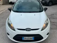 Usata Ford Fiesta 68 CV (50 kW) 2010 Bianco Berlina