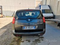 Usata Peugeot 5008 Allure 115 CV (84 kW) 2012 Grigio Monovolume