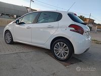 Usata Peugeot 208 Active 110 CV (80 kW) 2016 Bianco Utilitaria