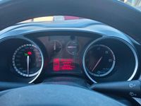 Usata Alfa Romeo Giulietta Exclusive 140 CV (102 kW) 2011 Bianco Utilitaria