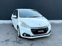 Usata Peugeot 208 75 CV (55 kW) 2015 Bianco Utilitaria