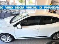 Usata Renault Clio V 101 CV (74 kW) 2022 Bianco Berlina