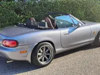 Usata Mazda MX5 145 CV (106 kW) 2002 Grigio Cabrio
