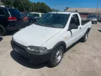 Usata Fiat Strada 69 CV (50 kW) 2000 Bianco Pick-up