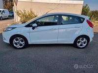 Begagnad Ford Fiesta Titanium 82 HK (60 kW) 2011 Vit Halvkombi