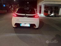 Usata Peugeot 208 102 CV (75 kW) 2023 Bianco Utilitaria