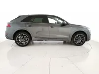 Usata Audi Q8 Ambiente 231 CV (169 kW) 2022 Grigio daytona perla SUV