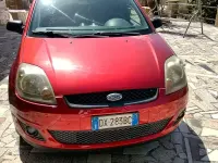 Usata Ford Fiesta 75 CV (55 kW) 2007 Rosso Utilitaria