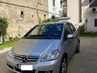 Usata Mercedes A180 116 CV (85 kW) 2012 Grigio Utilitaria