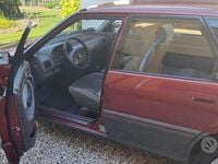 Usata Rover 216 111 CV (81 kW) 1992 Rosso Berlina