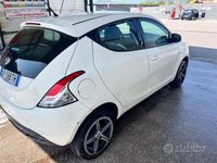 Usata Lancia Ypsilon 80 CV (58 kW) 2014 Bianco Utilitaria