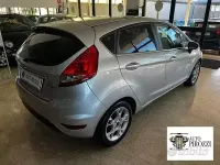 Usata Ford Fiesta Titanium 69 CV (50 kW) 2013 Grigio Utilitaria