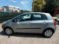 Usata Toyota Yaris Sol 69 CV (50 kW) 2006 Grigio Berlina