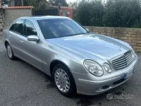 Usata Mercedes 240 Elegance 177 CV (130 kW) 2002 Grigio Berlina