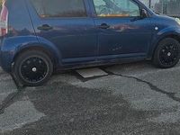Usata Daihatsu Sirion 69 CV (50 kW) 2006 Blu Utilitaria