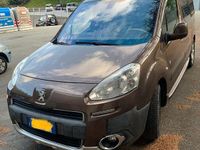 Begagnad Peugeot Partner Tepee Outdoor 92 HK (67 kW) 2014 Brun Minibuss