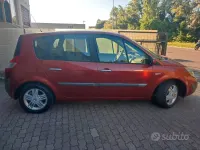 Usata Renault Scenic E-Tech 111 CV (81 kW) 2004 Arancione Monovolume