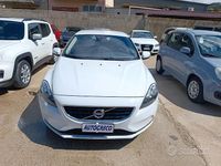 Usata Volvo V40 Kinetic 120 CV (88 kW) 2015 Bianco Berlina