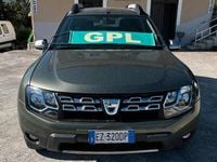 Usata Dacia Duster 110 CV (80 kW) 2015 Verde Station wagon
