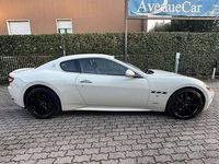 Usata Maserati Granturismo 440 CV (323 kW) 2011 Bianco / pastello Coupé