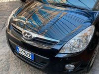 Usata Hyundai i20 Comfort 100 CV (73 kW) 2011 Nero Berlina
