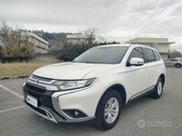Usata Mitsubishi Outlander Intense 150 CV (110 kW) 2021 Bianco SUV