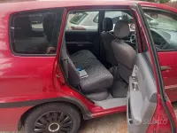 Usata Kia Carens 112 CV (82 kW) 2004 Rosso Monovolume