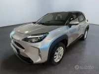 Usata Toyota Yaris Cross Active 116 CV (85 kW) 2023 Grigio SUV