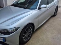 Usata Alfa Romeo Giulia 150 CV (110 kW) 2018 Grigio Berlina