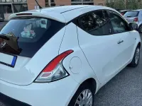 Usata Lancia Ypsilon 60 CV (44 kW) 2014 Bianco Utilitaria