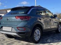 Usata VW T-Roc Life 116 CV (85 kW) 2023 Nero SUV