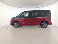 Usata VW Multivan Style 150 CV (110 kW) 2025 Rosso Monovolume
