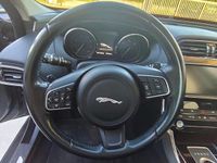 Usata Jaguar XE Portfolio 180 CV (132 kW) 2015 Grigio Berlina