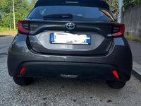 Usata Toyota Yaris Hybrid Trend 92 CV (67 kW) 2020 Grigio Berlina