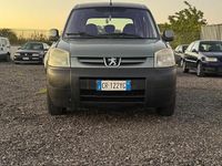 Käytetty Peugeot Partner 90 HP (66 kW) 2004 Vihreä Tila-auto