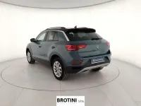 Usata VW T-Roc Life 110 CV (80 kW) 2023 Blu SUV