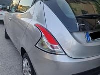 Usata Lancia Ypsilon 80 CV (58 kW) 2013 Grigio Utilitaria