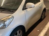 Usata Toyota iQ 68 CV (50 kW) 2011 Bianco Utilitaria