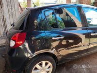 Usata Renault Clio II 48 CV (35 kW) 2010 Nero Utilitaria