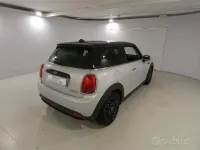Usata Mini Cooper SE Classic 75 kW (102 CV) 2022 Bianco Utilitaria
