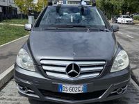Usata Mercedes B200 140 CV (102 kW) 2008 Grigio Monovolume